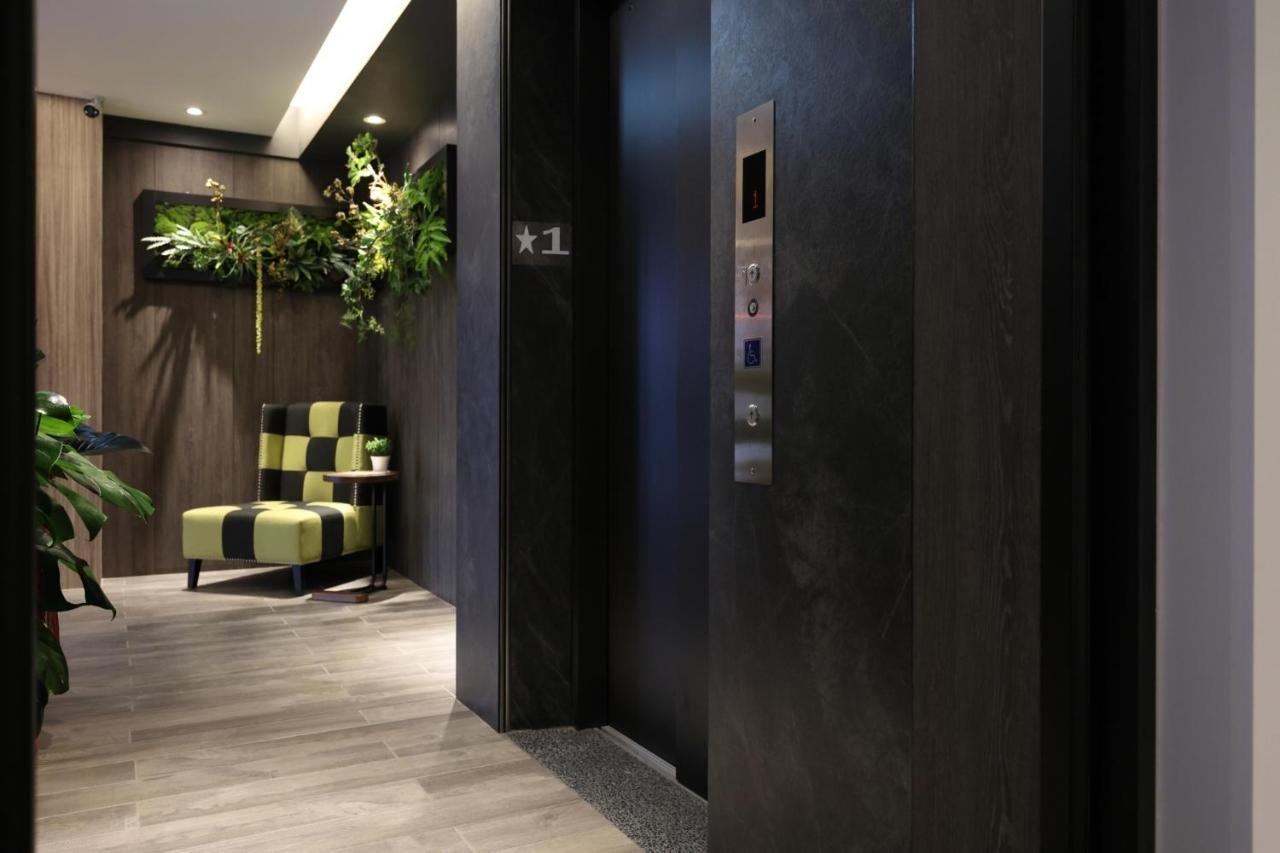 Hualien Pink Corner Hotel ภายนอก รูปภาพ