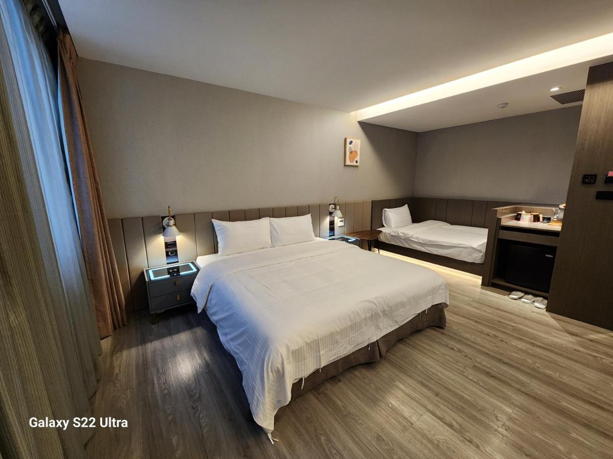 Hualien Pink Corner Hotel ภายนอก รูปภาพ