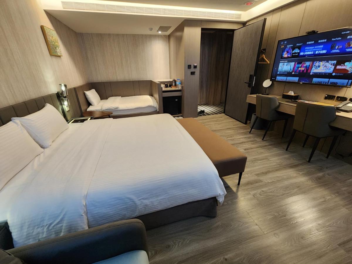 Hualien Pink Corner Hotel ภายนอก รูปภาพ
