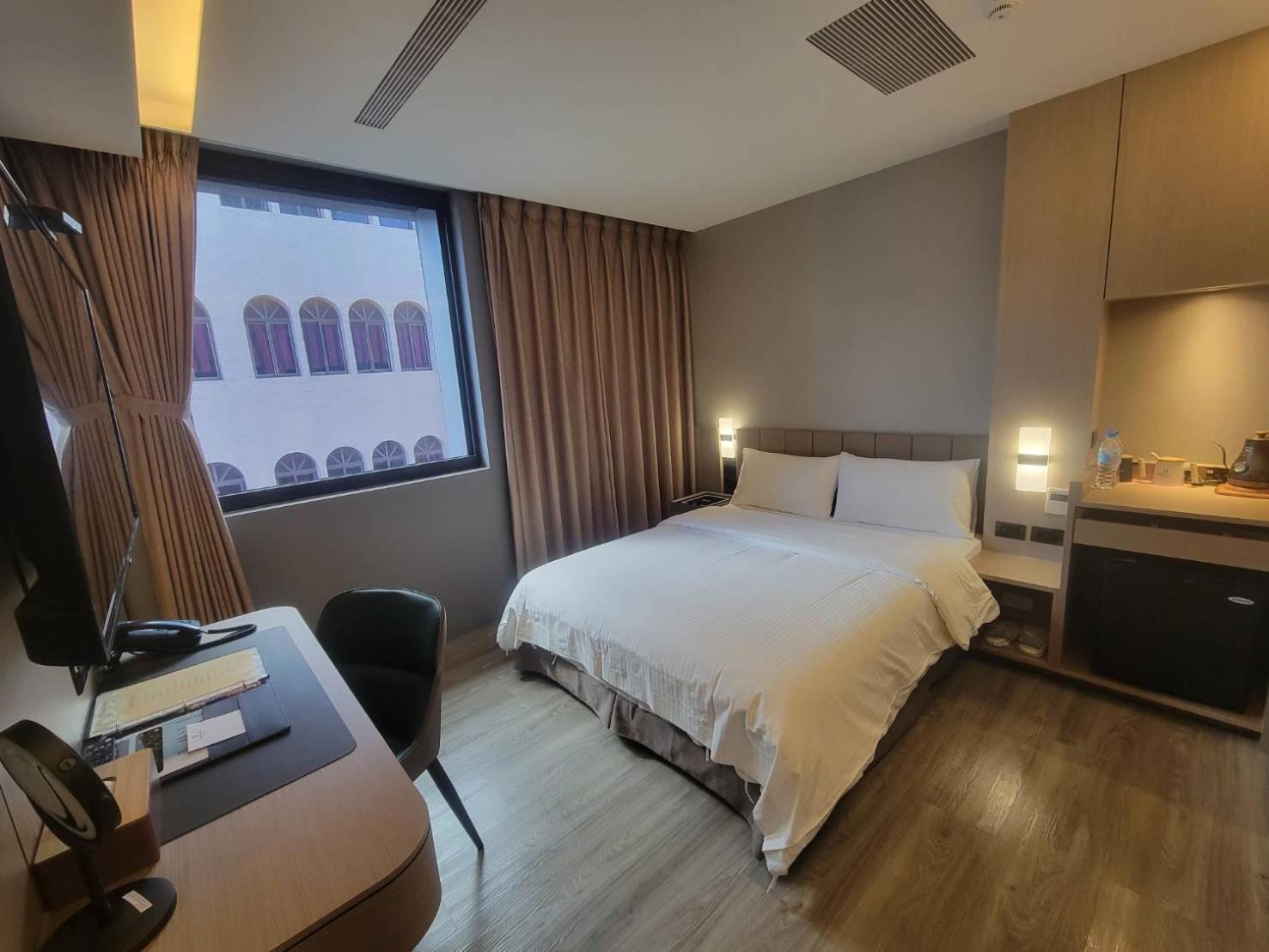 Hualien Pink Corner Hotel ภายนอก รูปภาพ