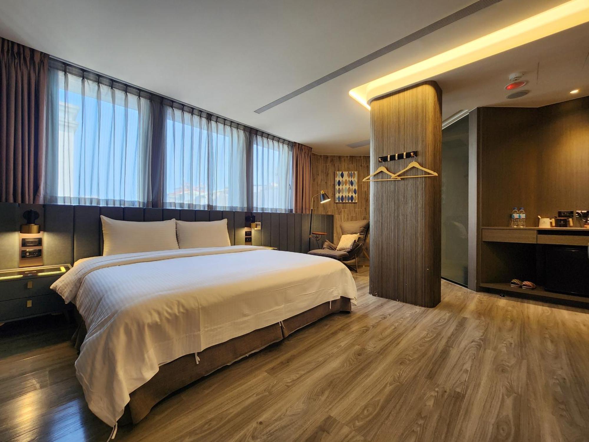 Hualien Pink Corner Hotel ภายนอก รูปภาพ